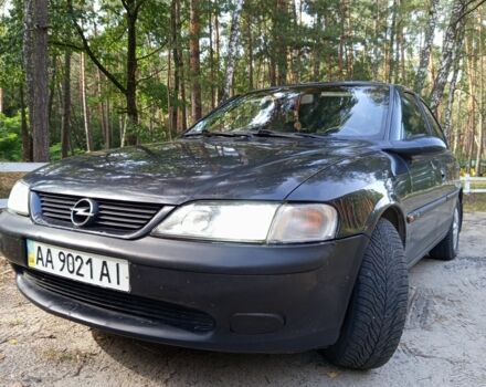 Черный Опель Вектра, объемом двигателя 1 л и пробегом 283 тыс. км за 1800 $, фото 1 на Automoto.ua