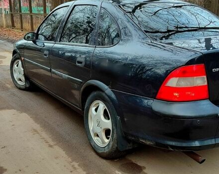 Чорний Опель Вектра, об'ємом двигуна 1.6 л та пробігом 321 тис. км за 2500 $, фото 3 на Automoto.ua