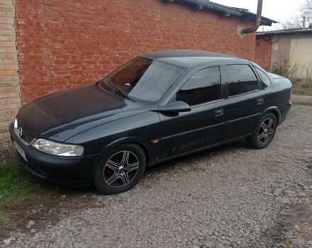 Черный Опель Вектра, объемом двигателя 1.8 л и пробегом 300 тыс. км за 2800 $, фото 1 на Automoto.ua