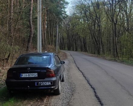 Черный Опель Вектра, объемом двигателя 2 л и пробегом 320 тыс. км за 1000 $, фото 2 на Automoto.ua