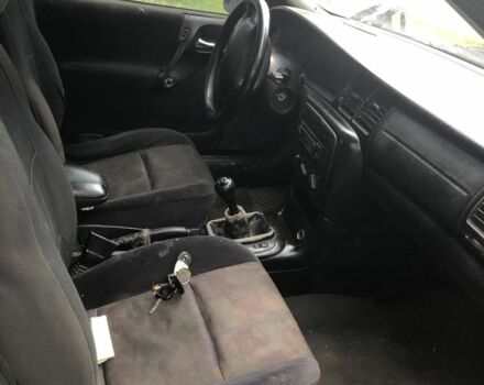 Черный Опель Вектра, объемом двигателя 1.6 л и пробегом 280 тыс. км за 800 $, фото 7 на Automoto.ua