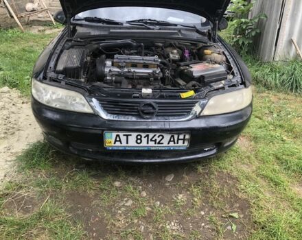 Черный Опель Вектра, объемом двигателя 1.6 л и пробегом 280 тыс. км за 800 $, фото 3 на Automoto.ua