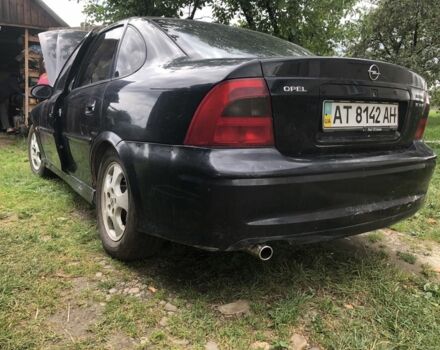Черный Опель Вектра, объемом двигателя 1.6 л и пробегом 280 тыс. км за 800 $, фото 1 на Automoto.ua