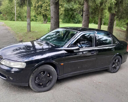 Черный Опель Вектра, объемом двигателя 1.8 л и пробегом 340 тыс. км за 2500 $, фото 1 на Automoto.ua