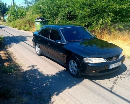 Черный Опель Вектра, объемом двигателя 1.6 л и пробегом 430 тыс. км за 2900 $, фото 6 на Automoto.ua