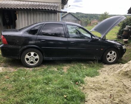 Черный Опель Вектра, объемом двигателя 1.6 л и пробегом 280 тыс. км за 800 $, фото 5 на Automoto.ua