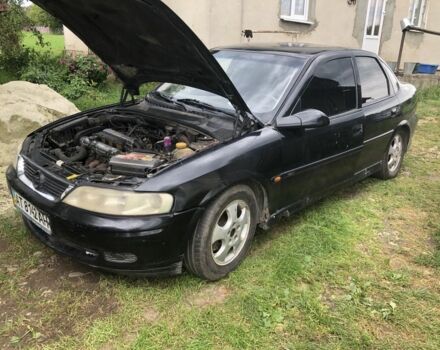 Черный Опель Вектра, объемом двигателя 1.6 л и пробегом 280 тыс. км за 800 $, фото 4 на Automoto.ua