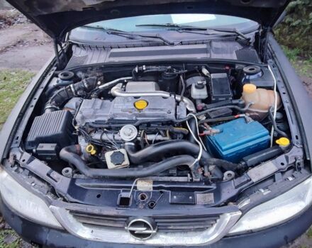 Черный Опель Вектра, объемом двигателя 2 л и пробегом 230 тыс. км за 1705 $, фото 1 на Automoto.ua