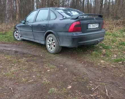 Черный Опель Вектра, объемом двигателя 2 л и пробегом 348 тыс. км за 2200 $, фото 2 на Automoto.ua