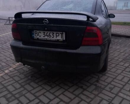 Черный Опель Вектра, объемом двигателя 2 л и пробегом 348 тыс. км за 2200 $, фото 8 на Automoto.ua