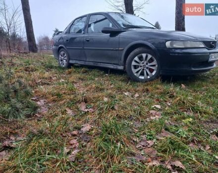 Черный Опель Вектра, объемом двигателя 2 л и пробегом 348 тыс. км за 2200 $, фото 5 на Automoto.ua