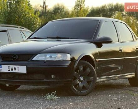 Черный Опель Вектра, объемом двигателя 1.8 л и пробегом 337 тыс. км за 2500 $, фото 2 на Automoto.ua