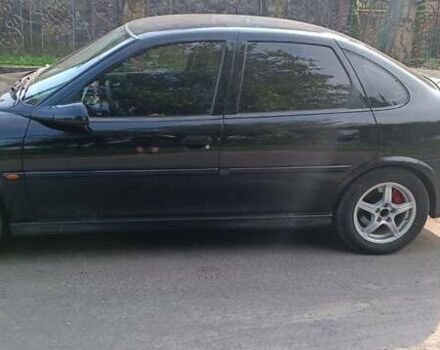 Черный Опель Вектра, объемом двигателя 1.8 л и пробегом 337 тыс. км за 2500 $, фото 4 на Automoto.ua