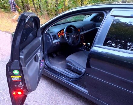 Черный Опель Вектра, объемом двигателя 2.2 л и пробегом 400 тыс. км за 3400 $, фото 4 на Automoto.ua