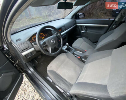 Чорний Опель Вектра, об'ємом двигуна 2.2 л та пробігом 300 тис. км за 2700 $, фото 4 на Automoto.ua