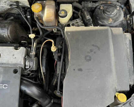 Черный Опель Вектра, объемом двигателя 2.2 л и пробегом 300 тыс. км за 3250 $, фото 30 на Automoto.ua