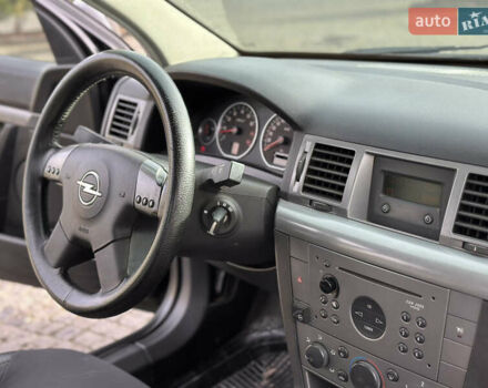 Черный Опель Вектра, объемом двигателя 1.8 л и пробегом 320 тыс. км за 2999 $, фото 22 на Automoto.ua