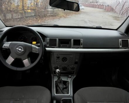 Черный Опель Вектра, объемом двигателя 2.2 л и пробегом 230 тыс. км за 3600 $, фото 6 на Automoto.ua