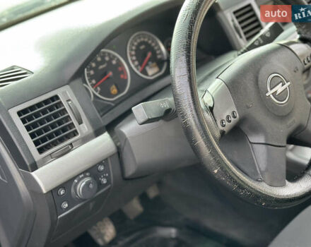 Черный Опель Вектра, объемом двигателя 1.8 л и пробегом 320 тыс. км за 2999 $, фото 20 на Automoto.ua