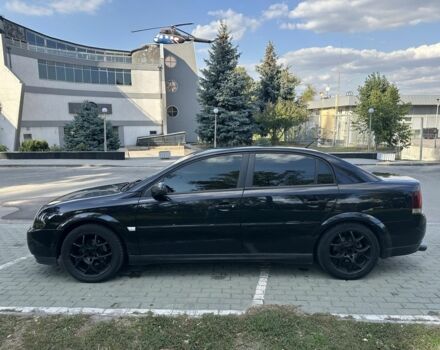 Черный Опель Вектра, объемом двигателя 2.2 л и пробегом 268 тыс. км за 4500 $, фото 3 на Automoto.ua