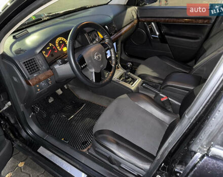 Черный Опель Вектра, объемом двигателя 2.2 л и пробегом 240 тыс. км за 5500 $, фото 16 на Automoto.ua