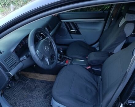 Черный Опель Вектра, объемом двигателя 2 л и пробегом 430 тыс. км за 3100 $, фото 1 на Automoto.ua