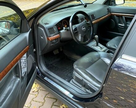 Чорний Опель Вектра, об'ємом двигуна 2.2 л та пробігом 300 тис. км за 4200 $, фото 7 на Automoto.ua