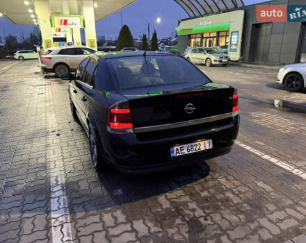 Черный Опель Вектра, объемом двигателя 2.2 л и пробегом 240 тыс. км за 5500 $, фото 5 на Automoto.ua