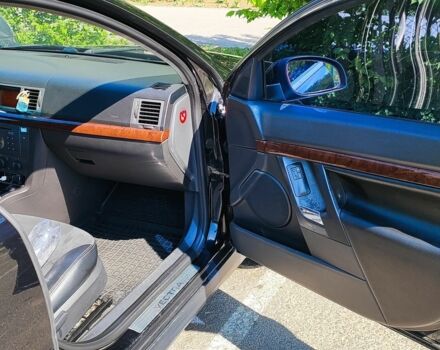 Черный Опель Вектра, объемом двигателя 2.2 л и пробегом 295 тыс. км за 4518 $, фото 7 на Automoto.ua