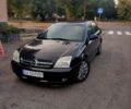 Черный Опель Вектра, объемом двигателя 22 л и пробегом 300 тыс. км за 3700 $, фото 1 на Automoto.ua