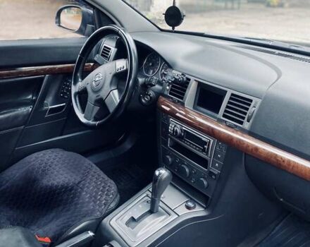 Черный Опель Вектра, объемом двигателя 2.2 л и пробегом 247 тыс. км за 5250 $, фото 11 на Automoto.ua