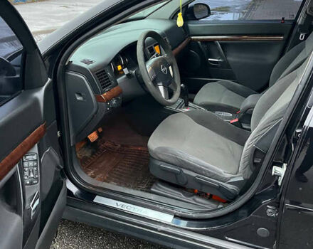 Черный Опель Вектра, объемом двигателя 2.2 л и пробегом 295 тыс. км за 4000 $, фото 8 на Automoto.ua