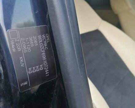 Черный Опель Вектра, объемом двигателя 2.79 л и пробегом 200 тыс. км за 1100 $, фото 6 на Automoto.ua