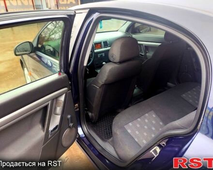 Черный Опель Вектра, объемом двигателя 2.2 л и пробегом 300 тыс. км за 4000 $, фото 8 на Automoto.ua