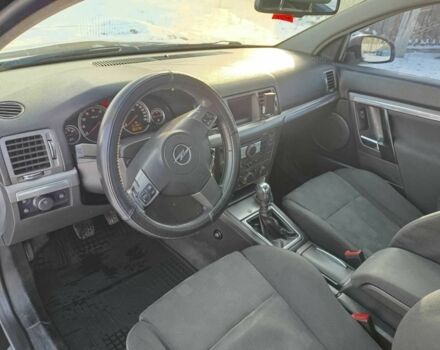 Черный Опель Вектра, объемом двигателя 2.2 л и пробегом 260 тыс. км за 3700 $, фото 5 на Automoto.ua