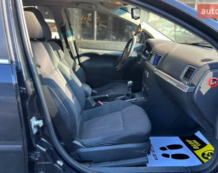 Черный Опель Вектра, объемом двигателя 2.2 л и пробегом 230 тыс. км за 3800 $, фото 19 на Automoto.ua