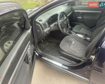 Черный Опель Вектра, объемом двигателя 2.2 л и пробегом 220 тыс. км за 3900 $, фото 5 на Automoto.ua