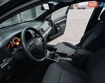 Черный Опель Вектра, объемом двигателя 1.91 л и пробегом 295 тыс. км за 4499 $, фото 14 на Automoto.ua