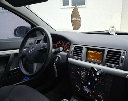 Черный Опель Вектра, объемом двигателя 1.8 л и пробегом 268 тыс. км за 6300 $, фото 5 на Automoto.ua