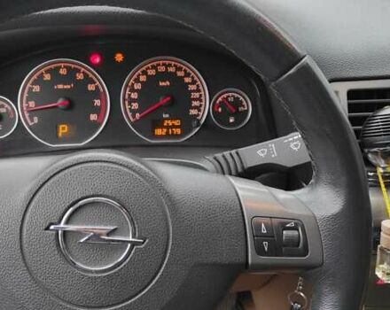 Черный Опель Вектра, объемом двигателя 2.2 л и пробегом 182 тыс. км за 5500 $, фото 13 на Automoto.ua