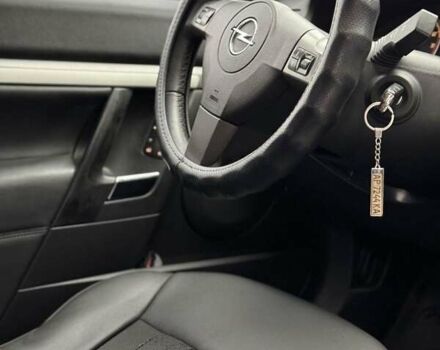 Опель Вектра 2007 у Запоріжжя на Automoto.ua Чорний Опель Вектра, об'ємом двигуна 2.2 л та пробігом 252 тис. км за 5900 $, фото 3 на Automoto.ua