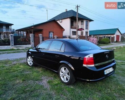 Черный Опель Вектра, объемом двигателя 2.2 л и пробегом 307 тыс. км за 6000 $, фото 1 на Automoto.ua