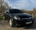 Черный Опель Вектра, объемом двигателя 2.2 л и пробегом 307 тыс. км за 5200 $, фото 1 на Automoto.ua