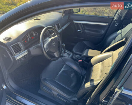 Черный Опель Вектра, объемом двигателя 2.2 л и пробегом 268 тыс. км за 6500 $, фото 4 на Automoto.ua