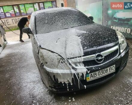 Черный Опель Вектра, объемом двигателя 2.2 л и пробегом 258 тыс. км за 6000 $, фото 1 на Automoto.ua