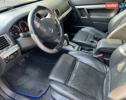 Черный Опель Вектра, объемом двигателя 2.2 л и пробегом 235 тыс. км за 6200 $, фото 5 на Automoto.ua