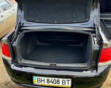 Черный Опель Вектра, объемом двигателя 2.2 л и пробегом 33 тыс. км за 8000 $, фото 3 на Automoto.ua