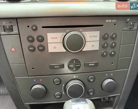 Чорний Опель Вектра, об'ємом двигуна 2.2 л та пробігом 33 тис. км за 9500 $, фото 31 на Automoto.ua