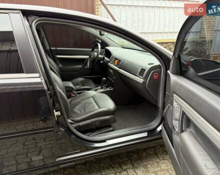 Чорний Опель Вектра, об'ємом двигуна 2.2 л та пробігом 33 тис. км за 9500 $, фото 56 на Automoto.ua