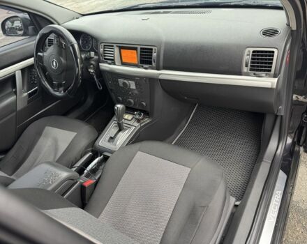 Черный Опель Вектра, объемом двигателя 2.2 л и пробегом 250 тыс. км за 5990 $, фото 4 на Automoto.ua